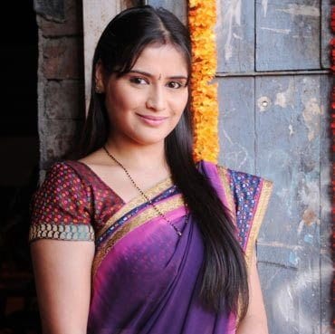 Mugda Kulkarni original name is Aarti Singh