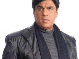 Prince Aryamaan original name is Mukesh Khanna